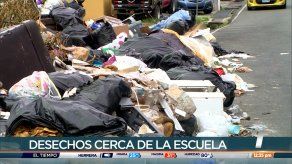 Denuncian acumulación de basura cerca de un plantel en Sinaí de San Miguelito