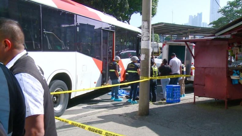 Sujeto muere atropellado por un Metro Bus en la 5 de Mayo