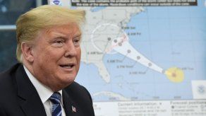 Trump denuncia “menosprecio” a respuesta a huracán María