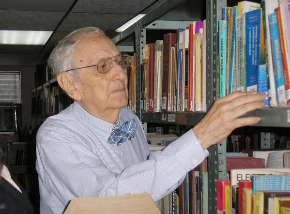 Edificio de la Contraloría llevará el nombre de Rubén Darío Carles