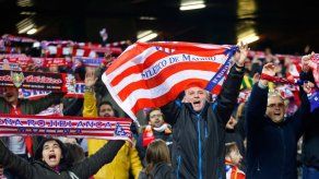 Comparecen ante juez español 6 aficionados del PSV