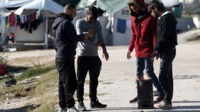 Ola de frío en Grecia obliga al realojo urgente de miles de migrantes