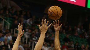 Parker conduce victoria de Spurs sobre el Jazz