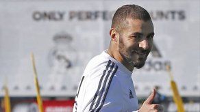 Benzema se prueba con el grupo y apunta al derbi