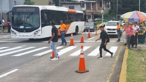 ATTT realiza trabajos de señalización en Santa Librada. ATTT realiza trabajos de señalización en Santa Librada.