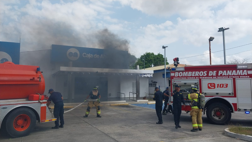Sucursal de la Caja de Ahorros en Chepo incendiada