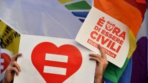 Condenan a un pastelero de Belfast por negarse a hacer tarta con un lema gay