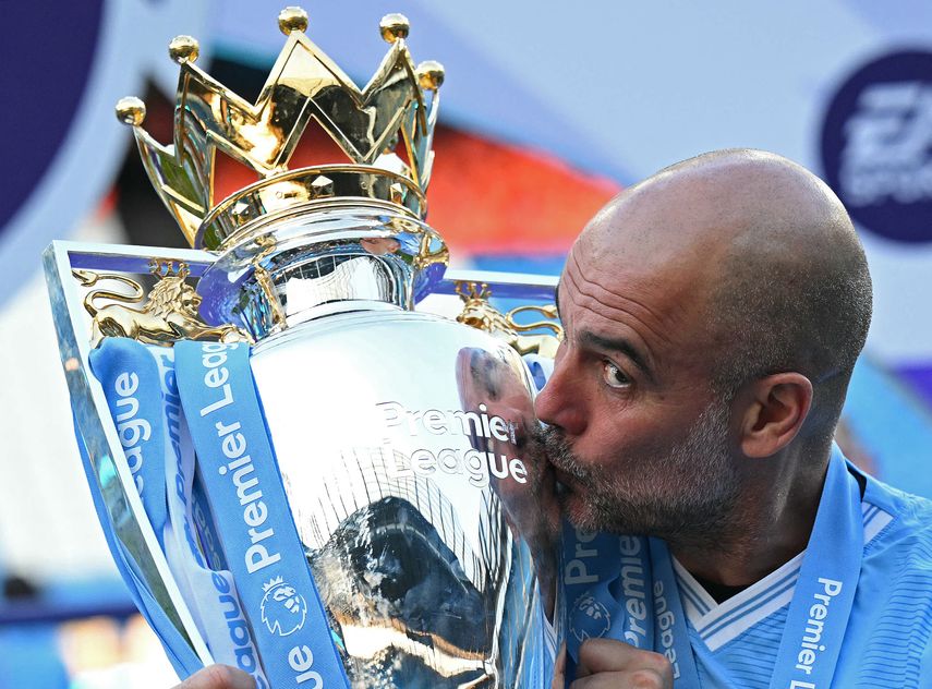 Pep Guardiola renueva hasta 2027 como técnico del Manchester City.