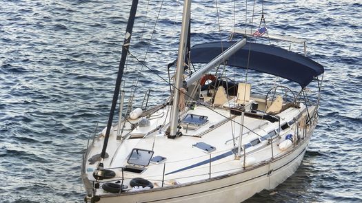 Los pasajeros llegaron a la costa por sus propios medios y nadie resultó herido ni estaba desaparecido.