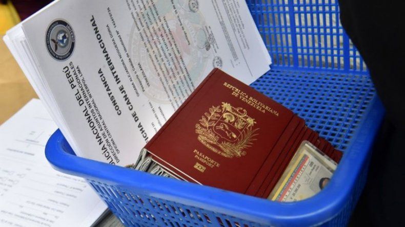 Miles de venezolanos regularizan permanencia en Perú en último día vigente