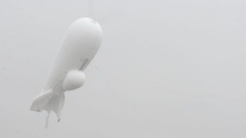 EEUU: Policía estatal usa escopetas para desinflar dirigible