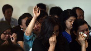 Familia escapa milagrosamente del vuelo fatal de Air Asia