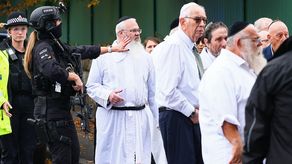 Ataque frente a sinagoga en Mánchester deja tres muertos