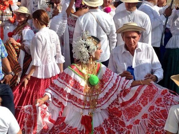 Desfile de las Mil Polleras 2015