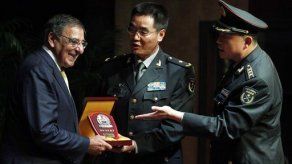 Panetta busca tranquilizar a China