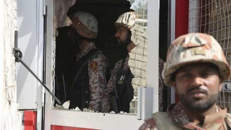 Atentado en mercado de Pakistán deja al menos 25 muertos
