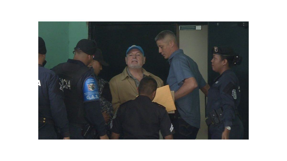 Peñaloza mantiene su criterio: Martinelli puede correr como candidato