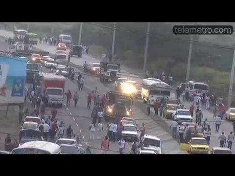 Transportistas bloquean carretera en Pacora