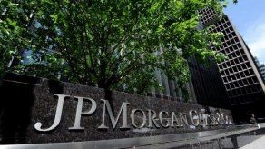 JPMorgan suspende recompra de acciones luego de pérdidas