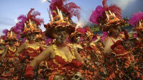 Carnaval de Río de Janeiro comienza con tono antisistema