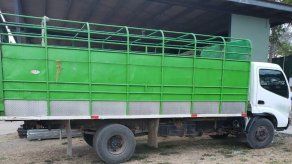 Detienen en Darién a un sujeto que transportaba migrantes ocultos en un camión