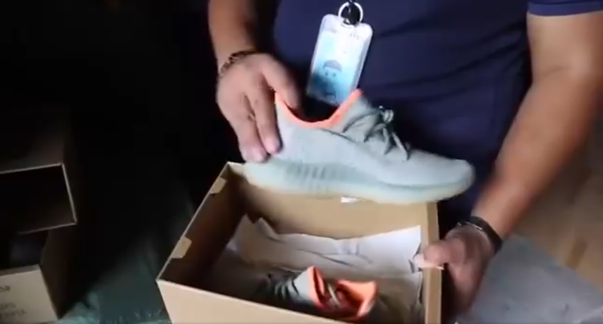 Aduana retiene camión con mercancía de presunto contrabando