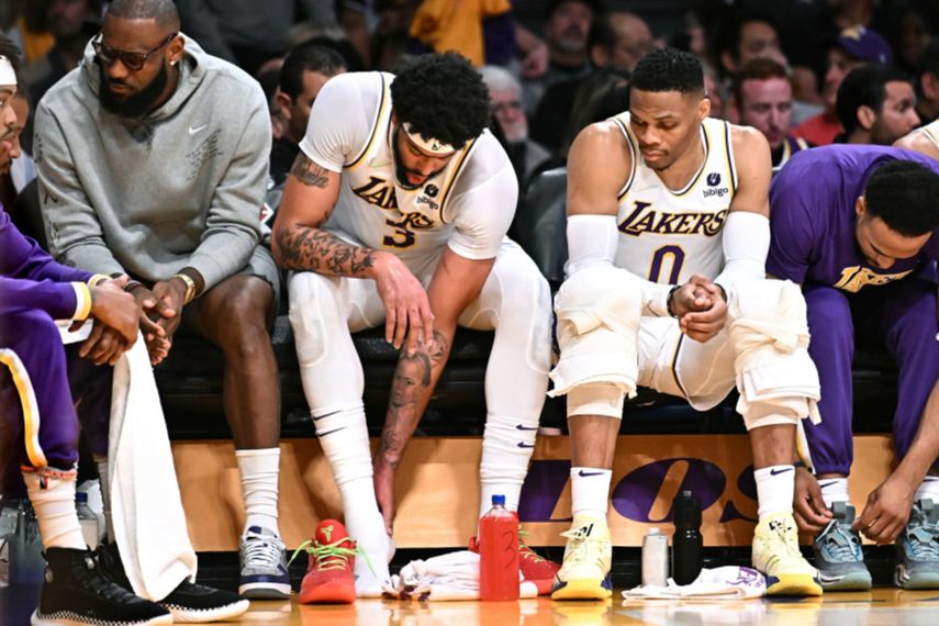 Los Angeles Lakers se preparan para el inicio de la NBA.
