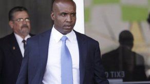 Juez sentencia a Bonds a arresto domiciliario