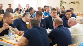 ¿Papa para el almuerzo o almuerzo con el papa? ¿Papa para el almuerzo o almuerzo con el papa?