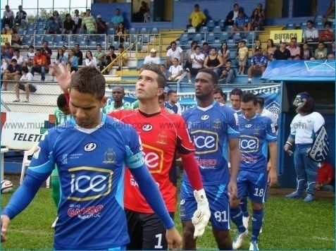 Panameño Brunet Hay, sin permiso de trabajo, no podrá jugar en CR
