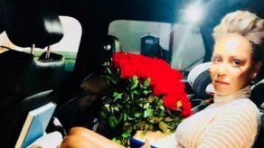 Mel B recibe cien rosas de un admirador secreto
