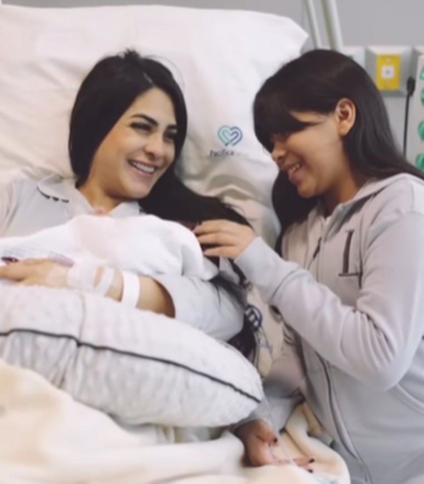 Jacky Guzmán le da la bienvenida a London.