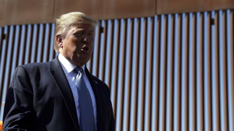 Trump visita muro fronterizo en California