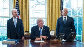 Trump quiere nuevo plan de salud después de que explote la reforma de Obama