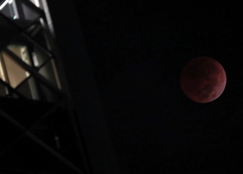 Eclipse lunar total desde la ciudad de México, México REUTERS