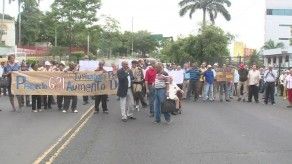 Jubilados protestan por aumento de pensiones