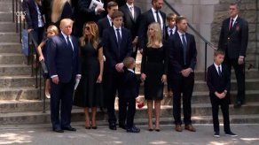 Familia Trump da el último adiós a Ivana en funeral en Nueva York