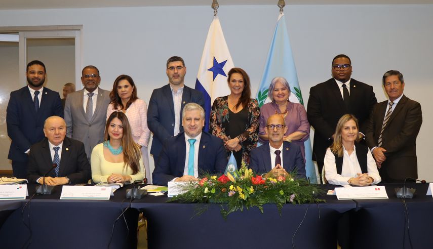 PARLATINO aprueba leyes modelo