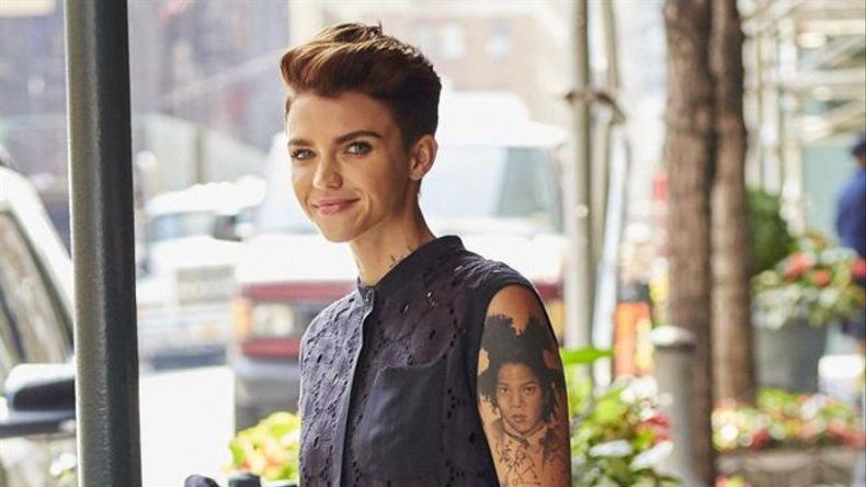La policía arresta a un hombre armado en la casa de Ruby Rose