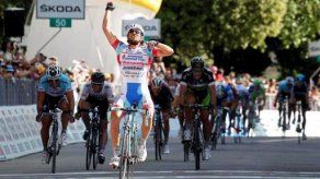 Ferrari gana etapa 11 del Giro de Italia