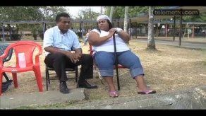 Madame Thonya en espera de su depósito domiciliario