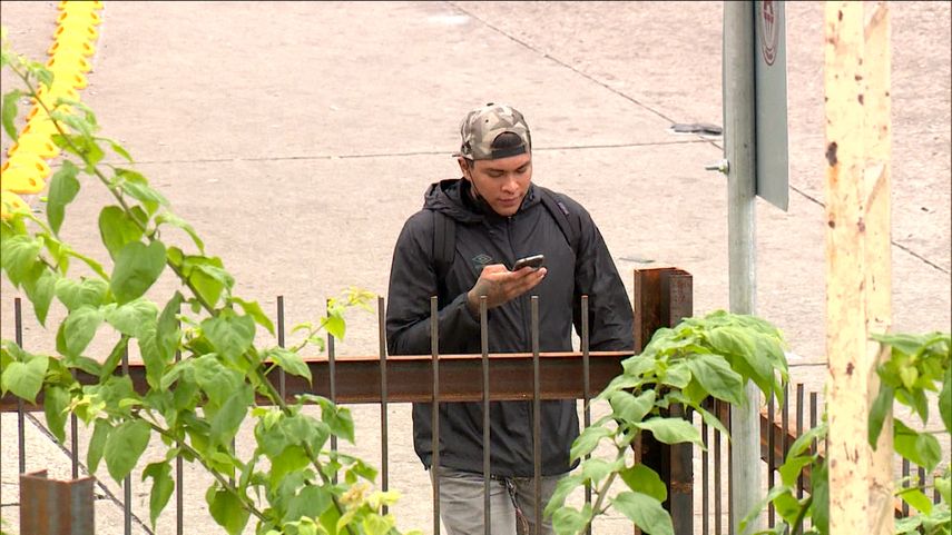 El decreto señala que se levanta la medida sanitaria del uso obligatorio de la mascarilla en espacios abiertos o al aire libre