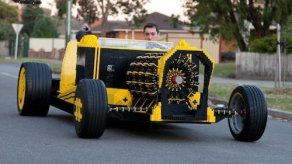 Fanáticos construyen un carro de Lego