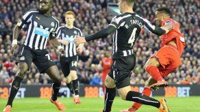 Liverpool gana al Newcastle y mantiene chances para Champions