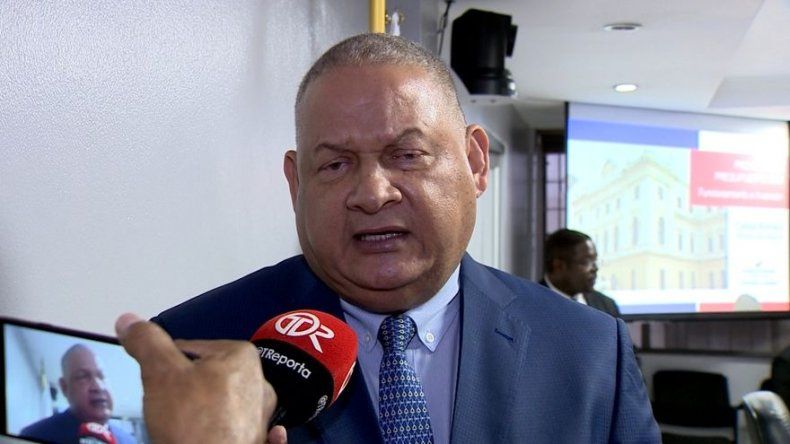 Robinson dispuesto a devolver a Pandeportes parte del dinero que usó en viajes