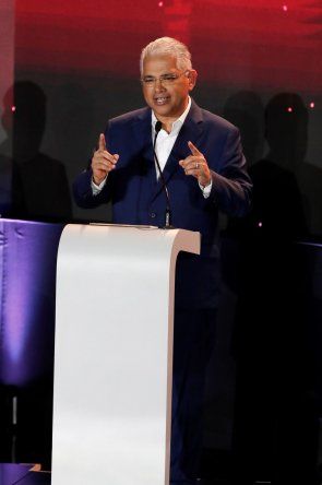 Candidatos a la Presidencia de Panamá se miden en su primer debate