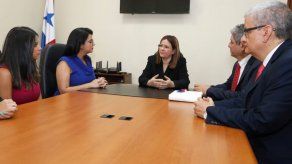 Médicos panameños beneficiados con becas para especializarse en Israel viajarán en octubre