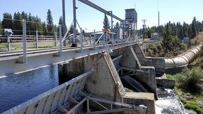 Si se lo aprueba, las partes que supervisan el proyecto aceptarán la transferencia de licencias y podrían iniciar la demolición de las represas a mediados del año próximo.