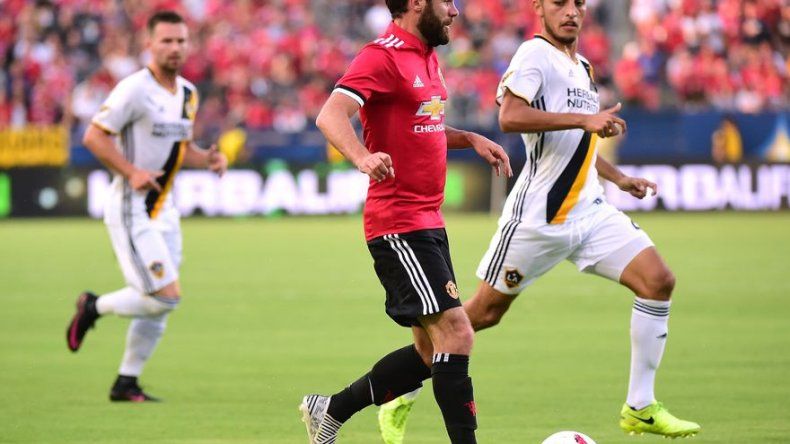 Manchester United golea 5-2 en amistoso al Los Angeles Galaxy