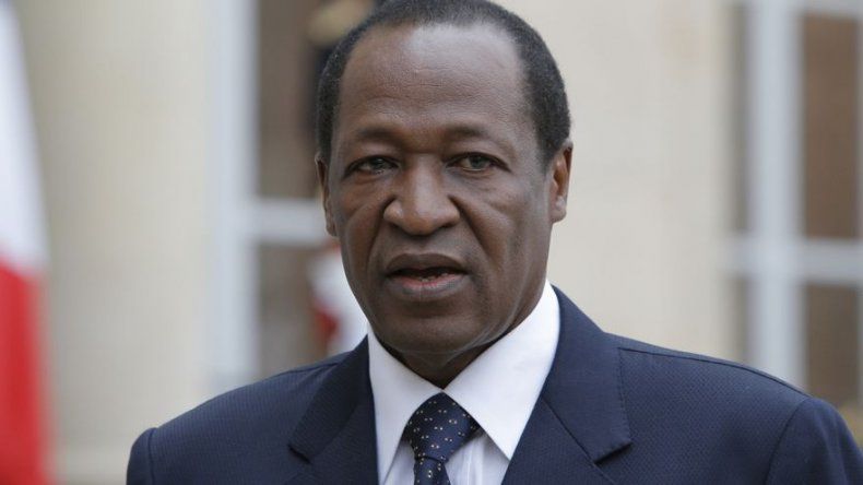 Líder derrocado en Burkina Faso llega a Marruecos